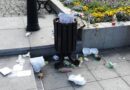 Wysypisko śmieci na rynku w gostyniu